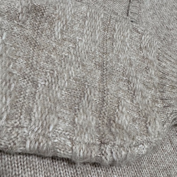 Z Supply Essex Cable Knit Sweater V Neck in Tan Cream Size Medium - Picture 6 of 9